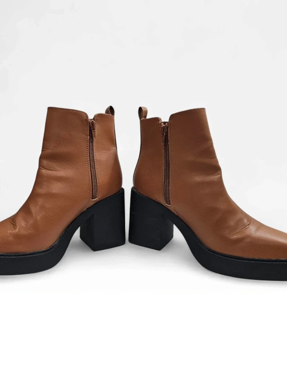 MIA Women Gwyn Chestnut Brown Vegan Leather Block Heel Ankle Chelsea Boots 7.5M